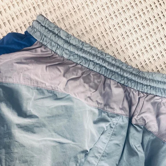 💙✨ LULULEMON EVERGREEN HIGH-RISE RUNNING SHORTS (SIZE 8) ✨💜 - Picture 3 of 5